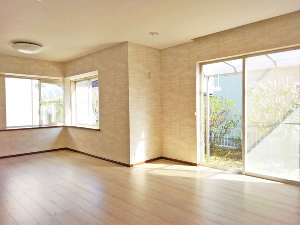 ���s�����u